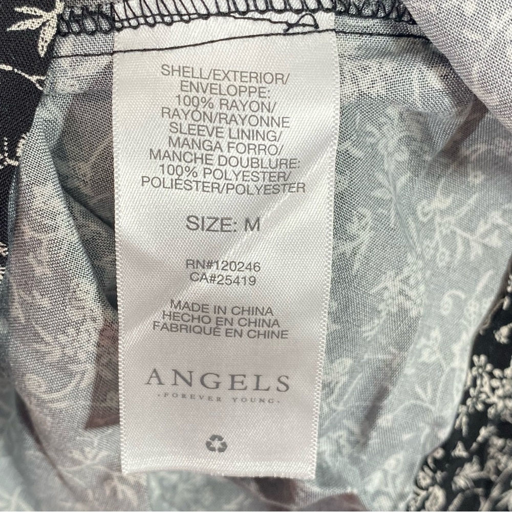Angels Boho Floral Blouse Women's M Black White Short Flutter Sleeve Flowy NWT - Picture 9 of 12